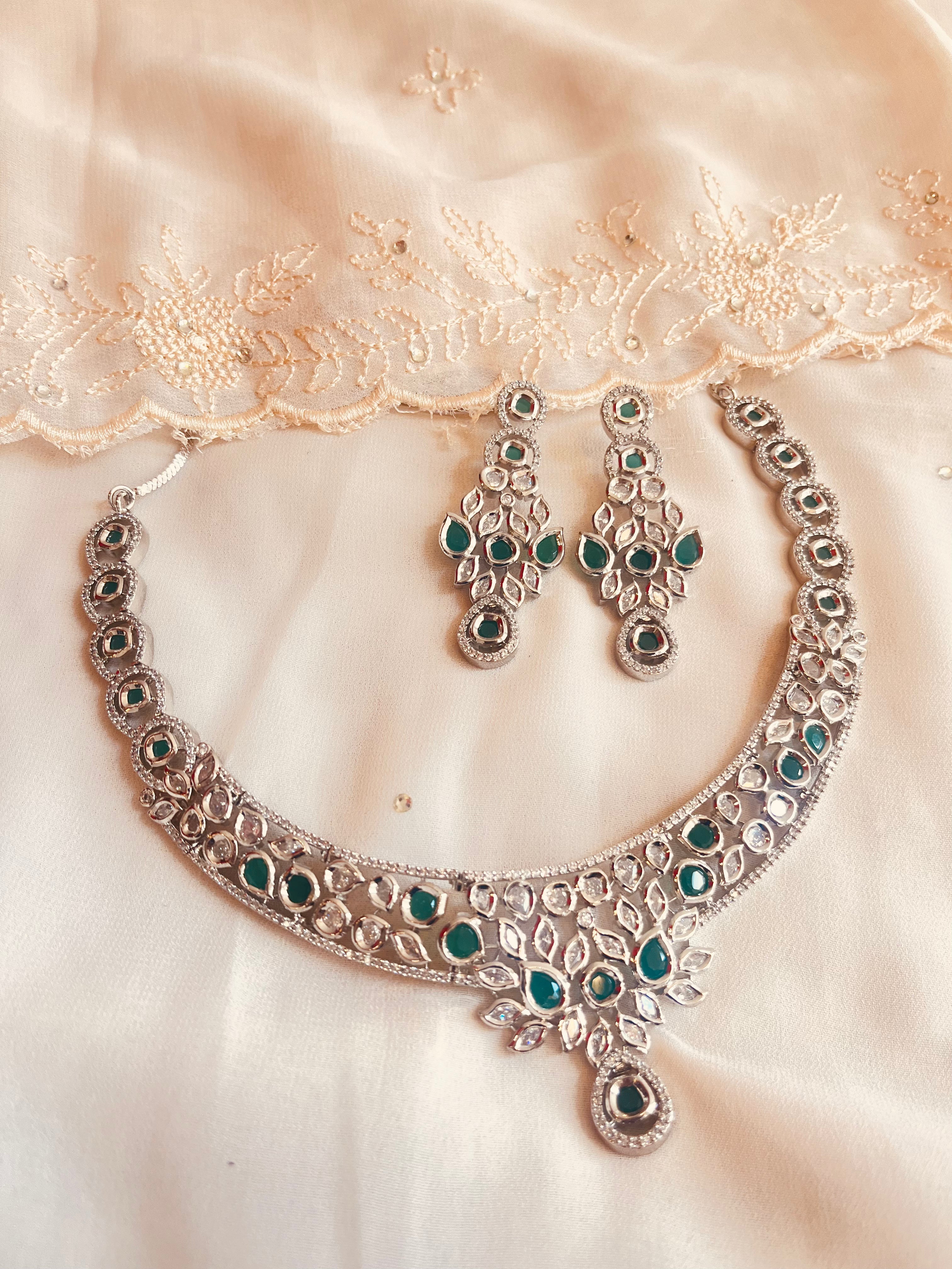 Emerald and Silver Choker Set