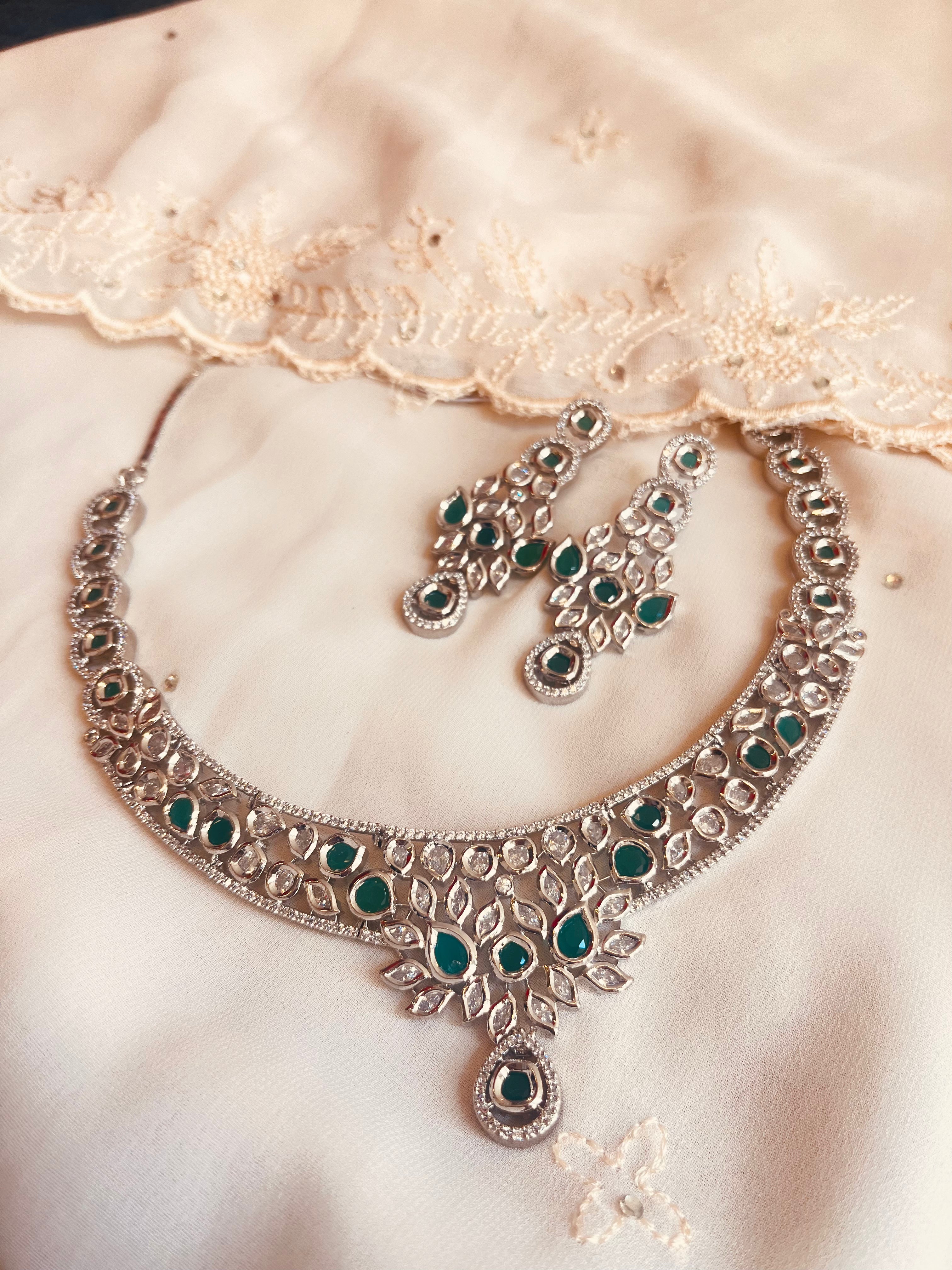 Emerald and Silver Choker Set