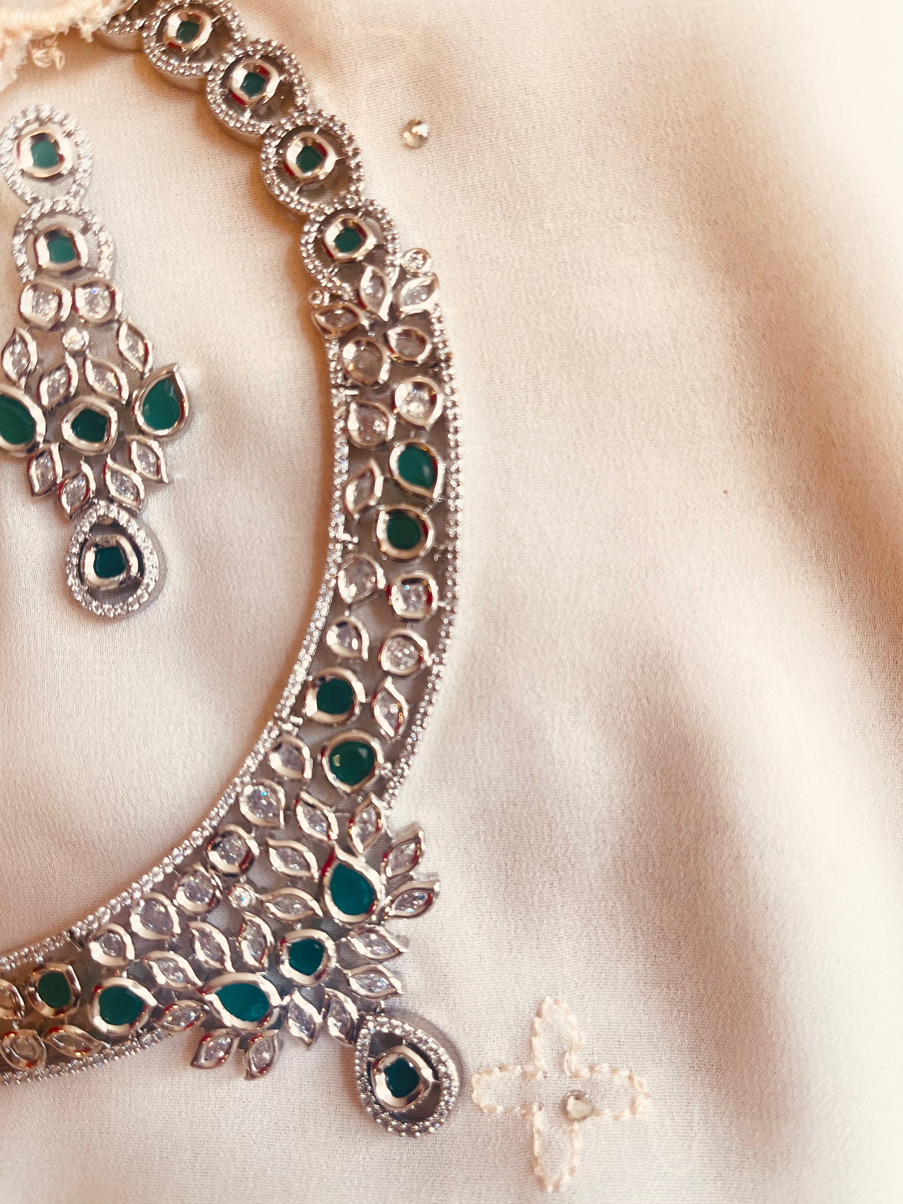 Emerald and Silver Choker Set