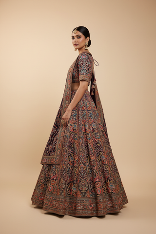 Pose 1 - Three quarter turn with dupatta