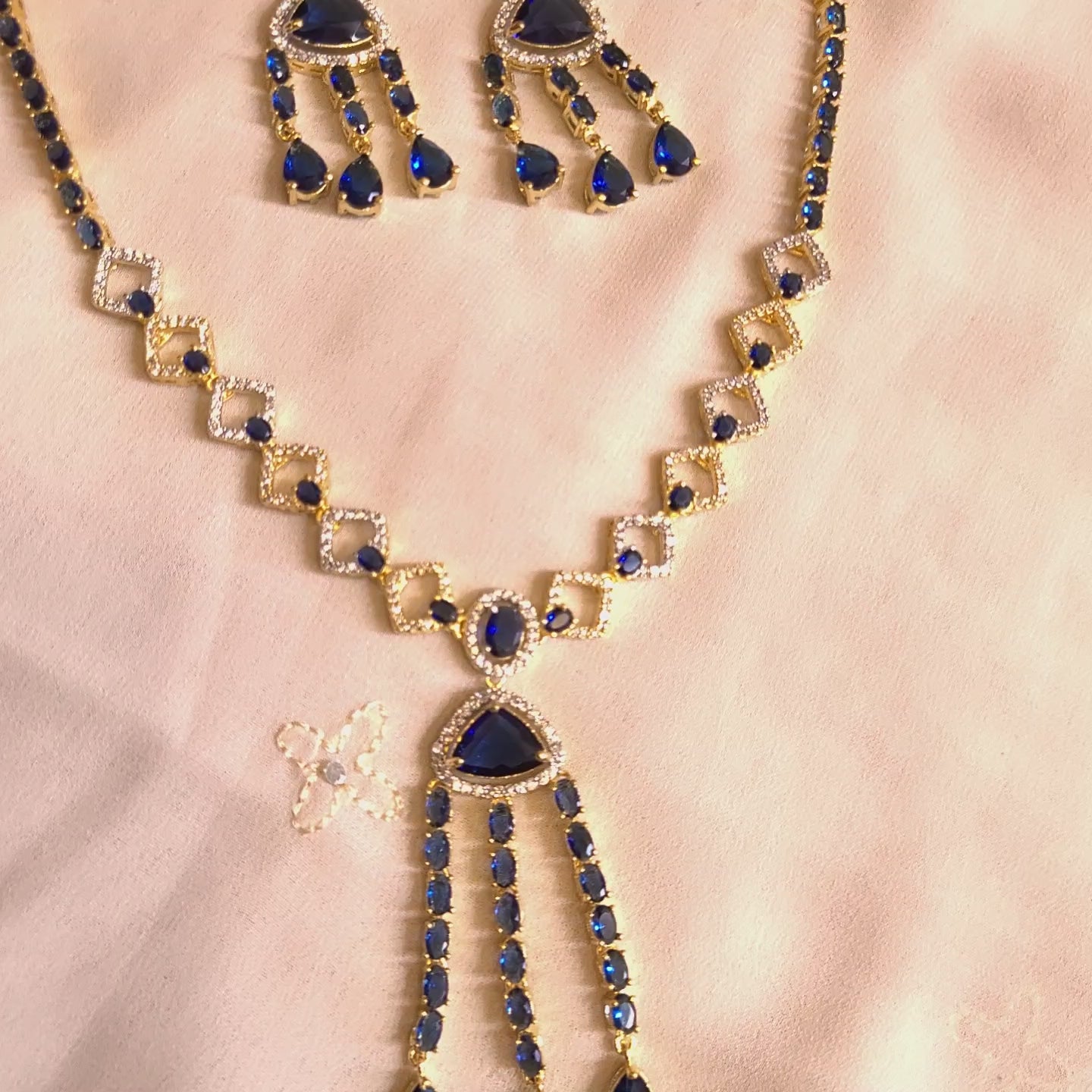 Load video: Elegant royal blue Party Wear Necklace Set