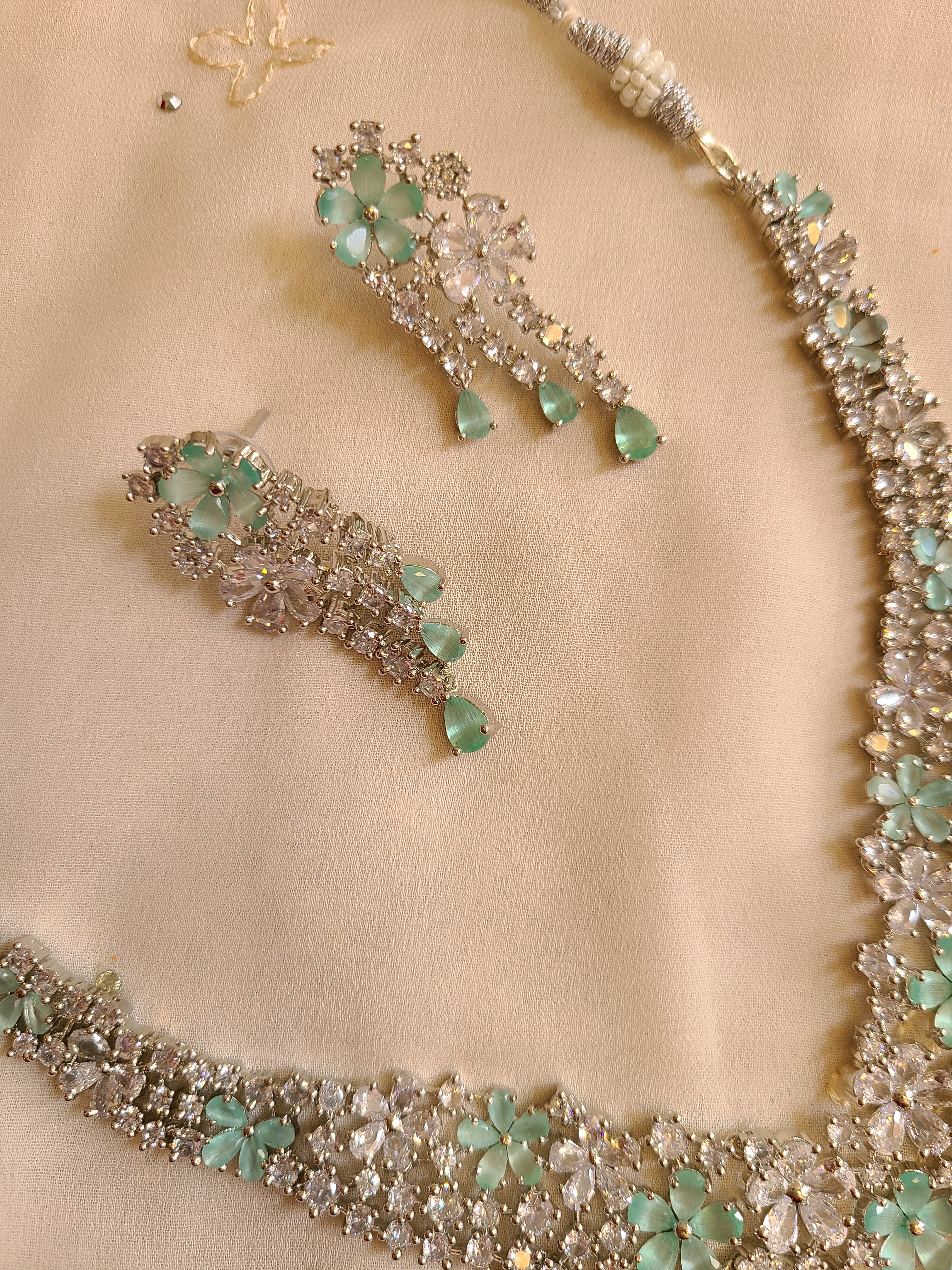 Sparkling Green Diamond Look Necklace Set