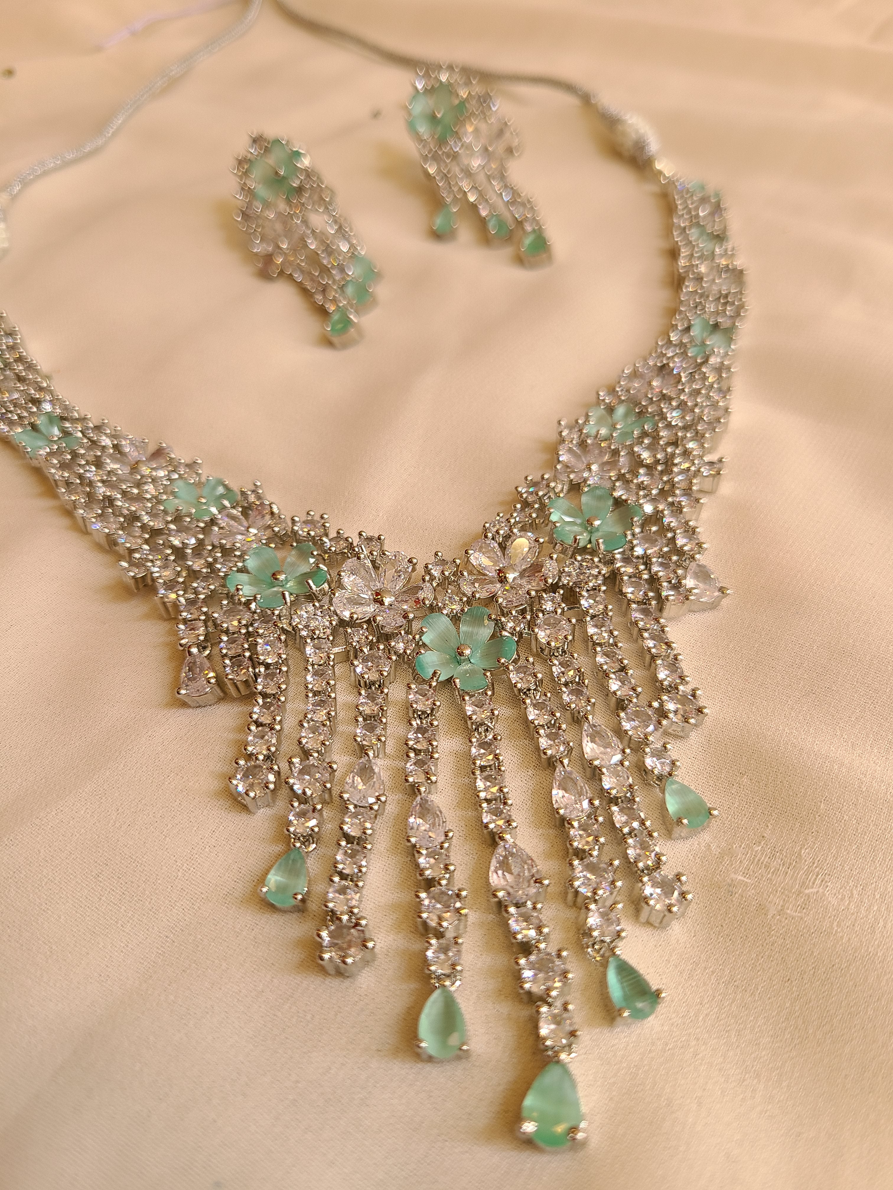 Sparkling Green Diamond Look Necklace Set