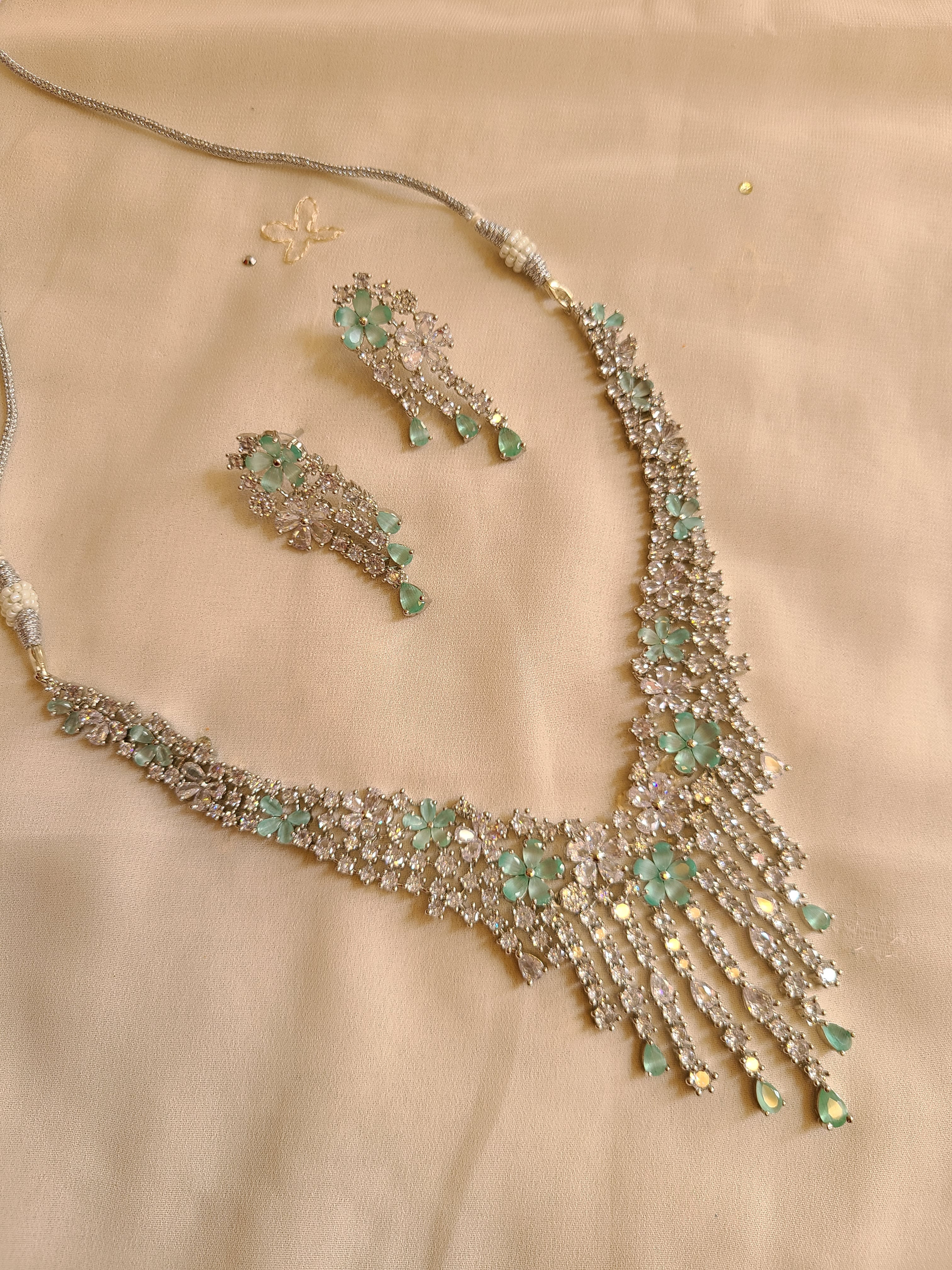 Sparkling Green Diamond Look Necklace Set
