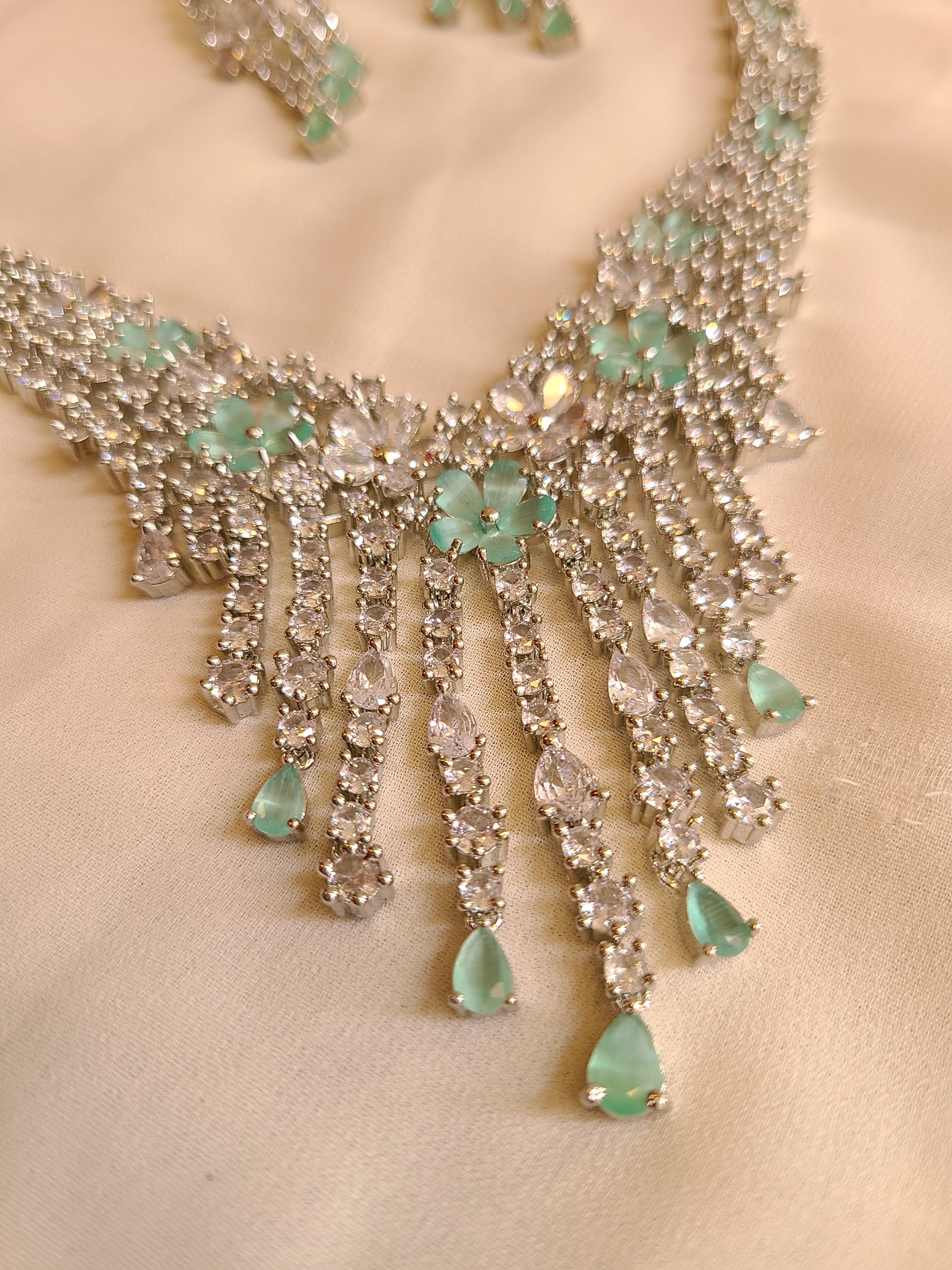 Sparkling Green Diamond Look Necklace Set