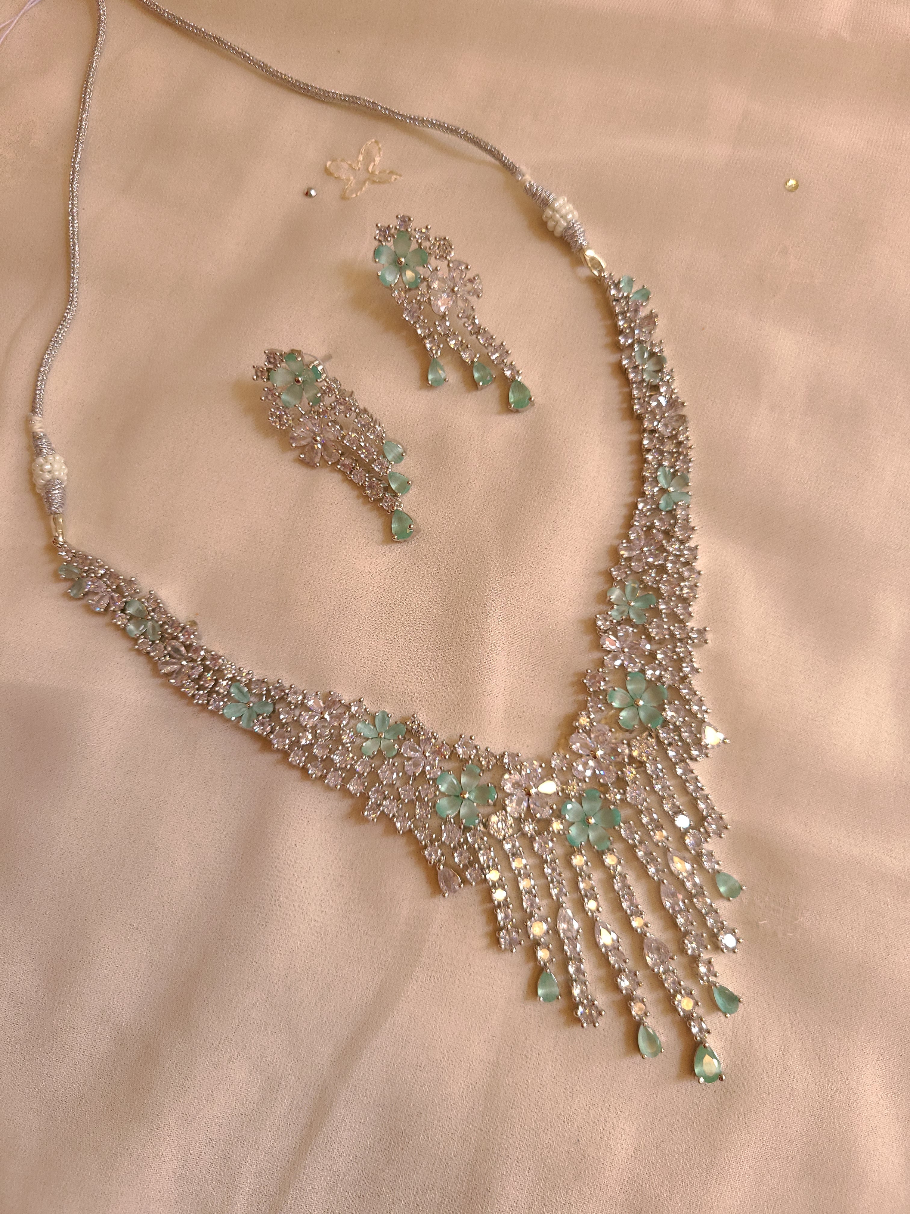 Sparkling Green Diamond Look Necklace Set